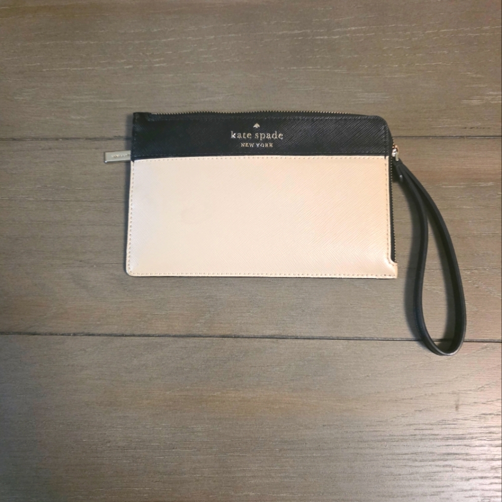 Kate Spade Black and Cream Clutch/Wristlet
